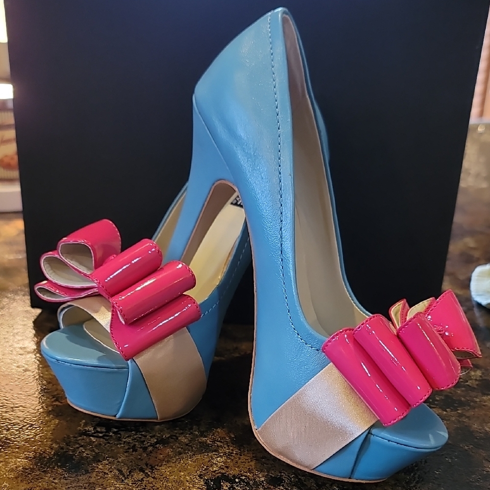Mojo Moxy Blue and Pink Platform Heels with Bow